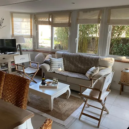 Maisonnette De Charme 50m De La Holiday home Le Pouliguen